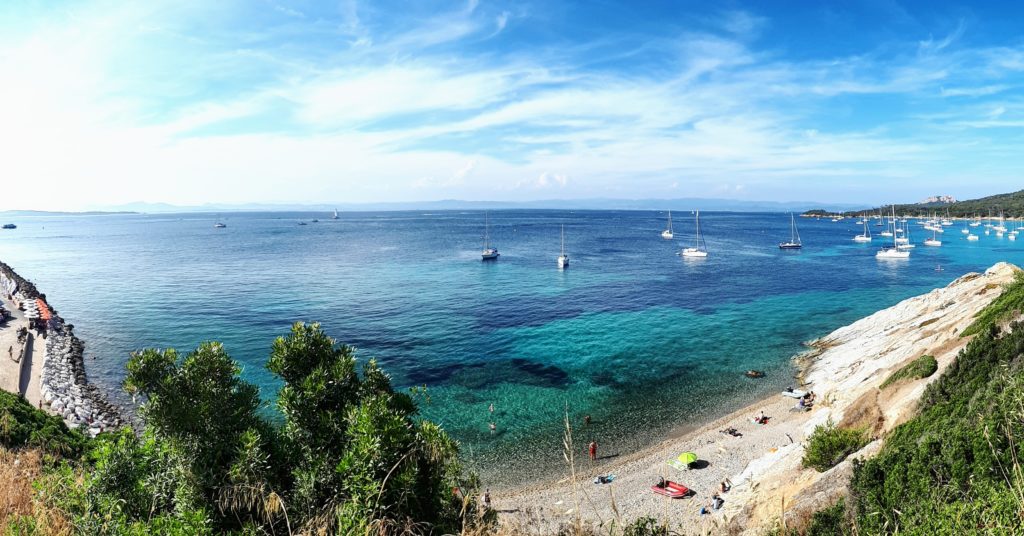 Une des belles plages de l'île de Porquerolles